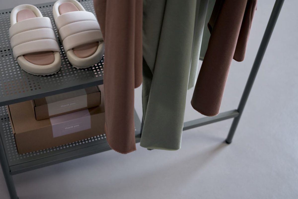 Siedzisko z miejscem na buty – dlaczego to absolutny must-have w każdym przedpokoju?
